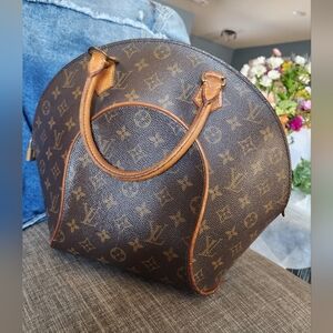 Authentic Louis Vuitton Classic Ellipse Monogram Handbag Bag